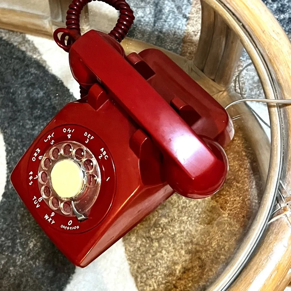 VTG Western Bell 500,Clear Rotary-Dial Telephone, Red Finish,Retrofitted Cord - Picture 7 of 11